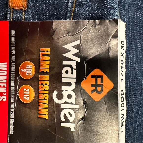 Women’s Wrangler Flame Resistant Jeans. - Picture 7 of 8